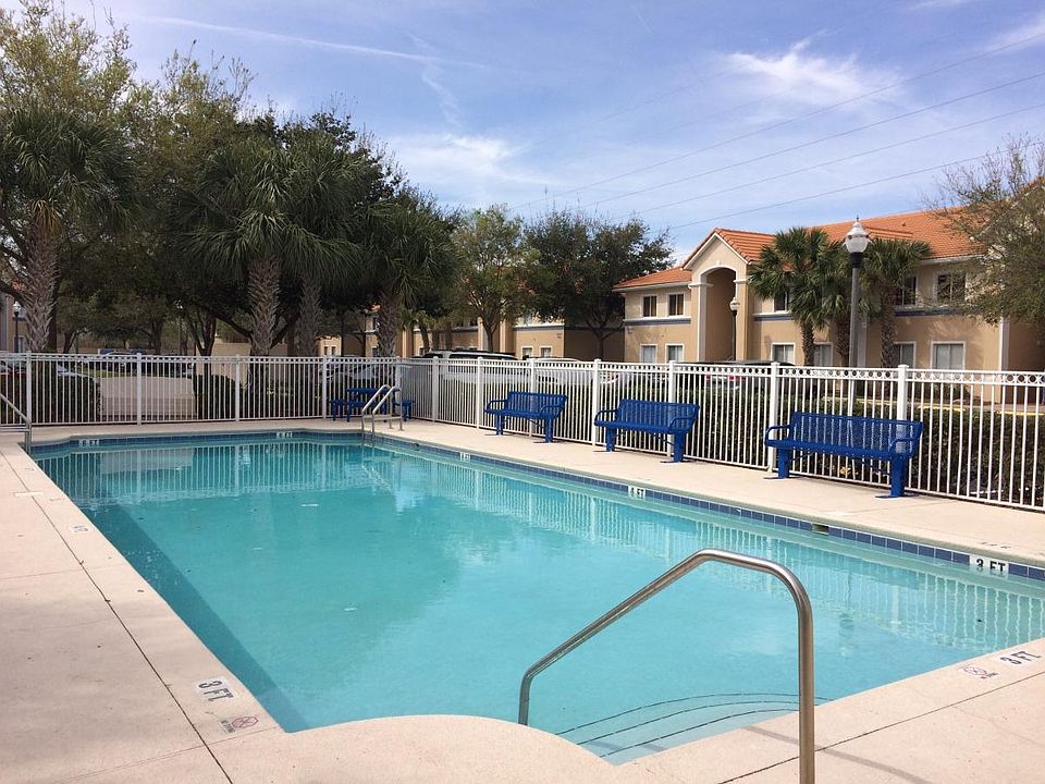 2nd image of 527 Villa Del Sol Cir APT 102