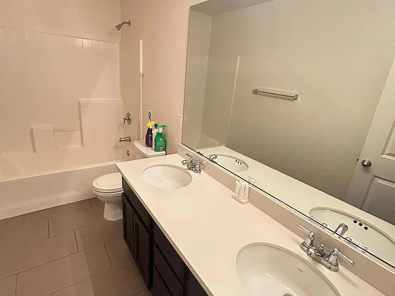 15645 Calabria Ct — Photo 11