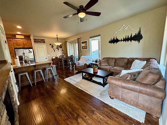 3rd image of 2930 SW Yew Park Ln
