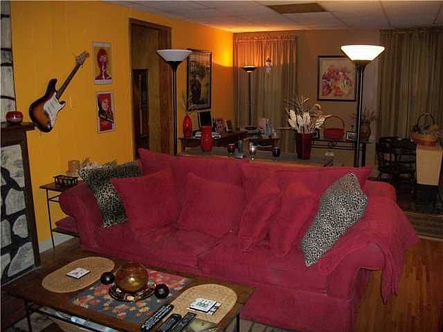 2nd image of 253 Richard St