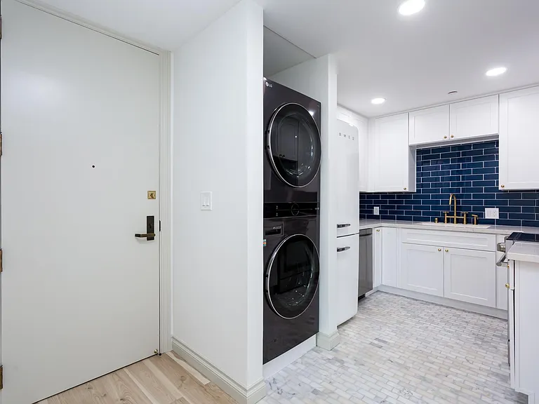 4082 Albatross St #11 — Photo 5