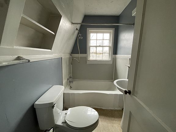 5th image of 268 Crescent Ln #1