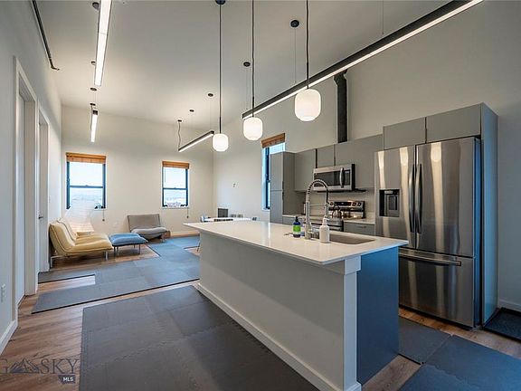 4th image of 924 E Park St #202