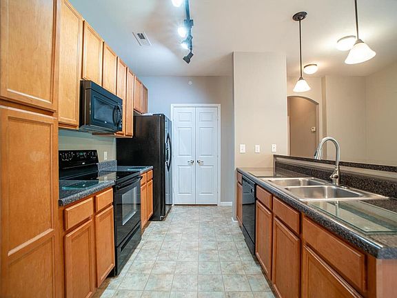 5th image of 27 Kassebaum Ln APT 204