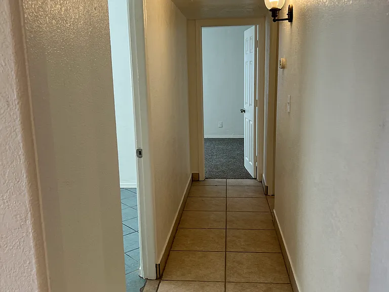 2217 N 29th Pl — Photo 10