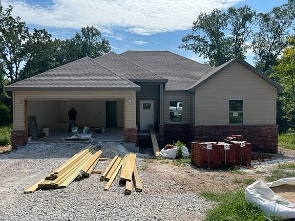 2nd image of 15 Bonhill Ln