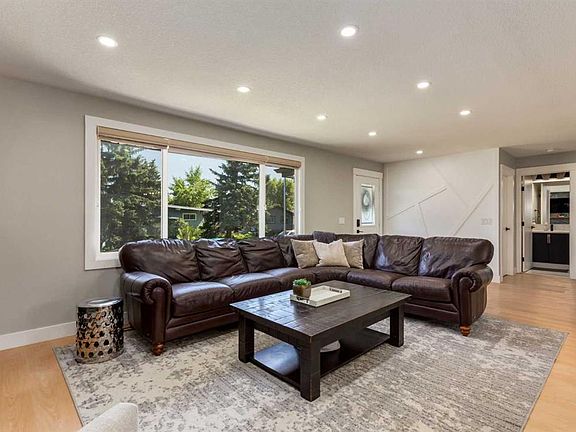5th image of 4627 SE Verona Dr NW