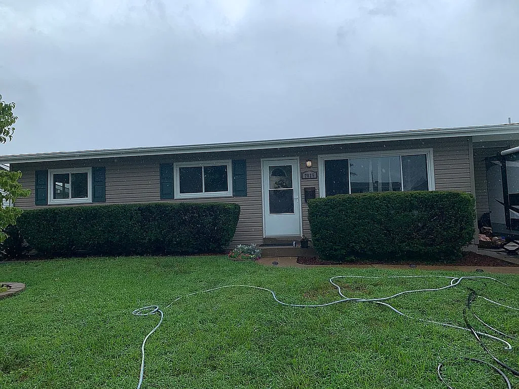 2025 Flamingo Dr photo 1