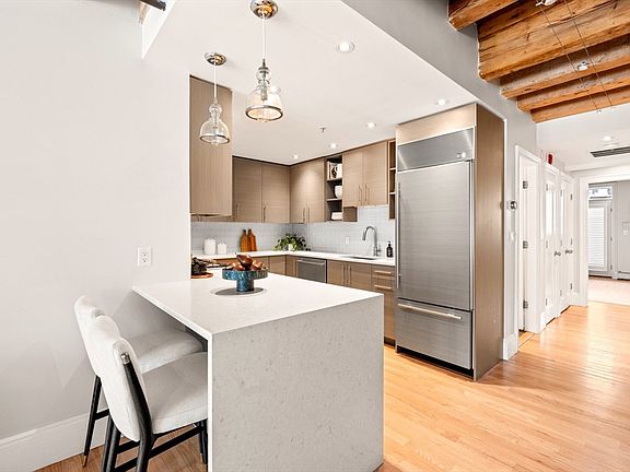 4th image of 40 Commercial Wharf #40