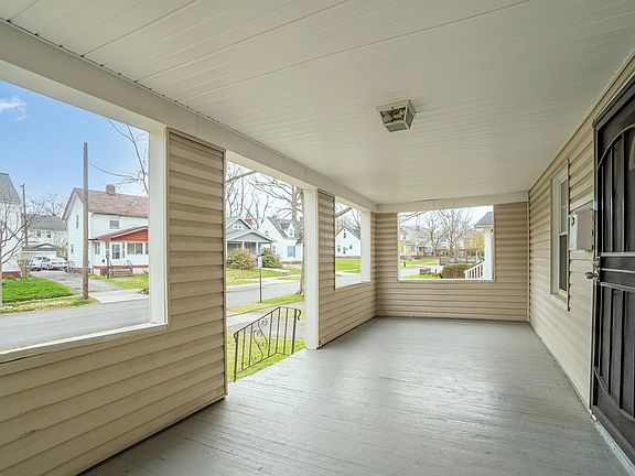 2nd image of 936 Whitby Rd