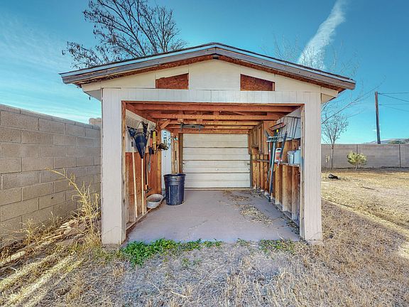 4th image of 610 N Miller Pl