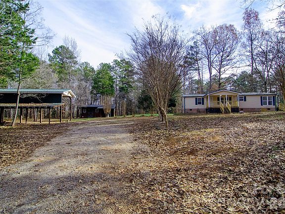 3rd image of 1415 Smith Woods Ln