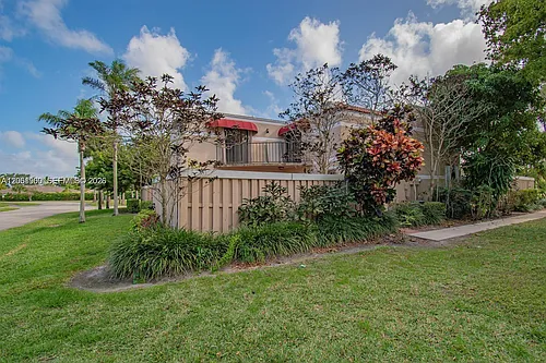 4240 Village Dr #B Photo 1