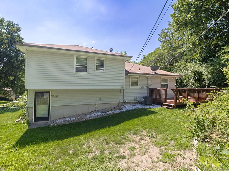 6700 NW Evelyn St — Photo 23