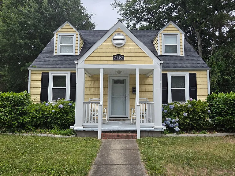 7407 Yorktown Dr — Photo 2