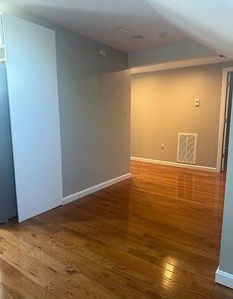 5th image of 390 Lincoln Ave #3