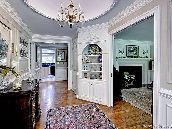5th image of 169 W Queens Dr