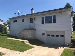 3719 Lydon Ln, Moosic, PA 18507