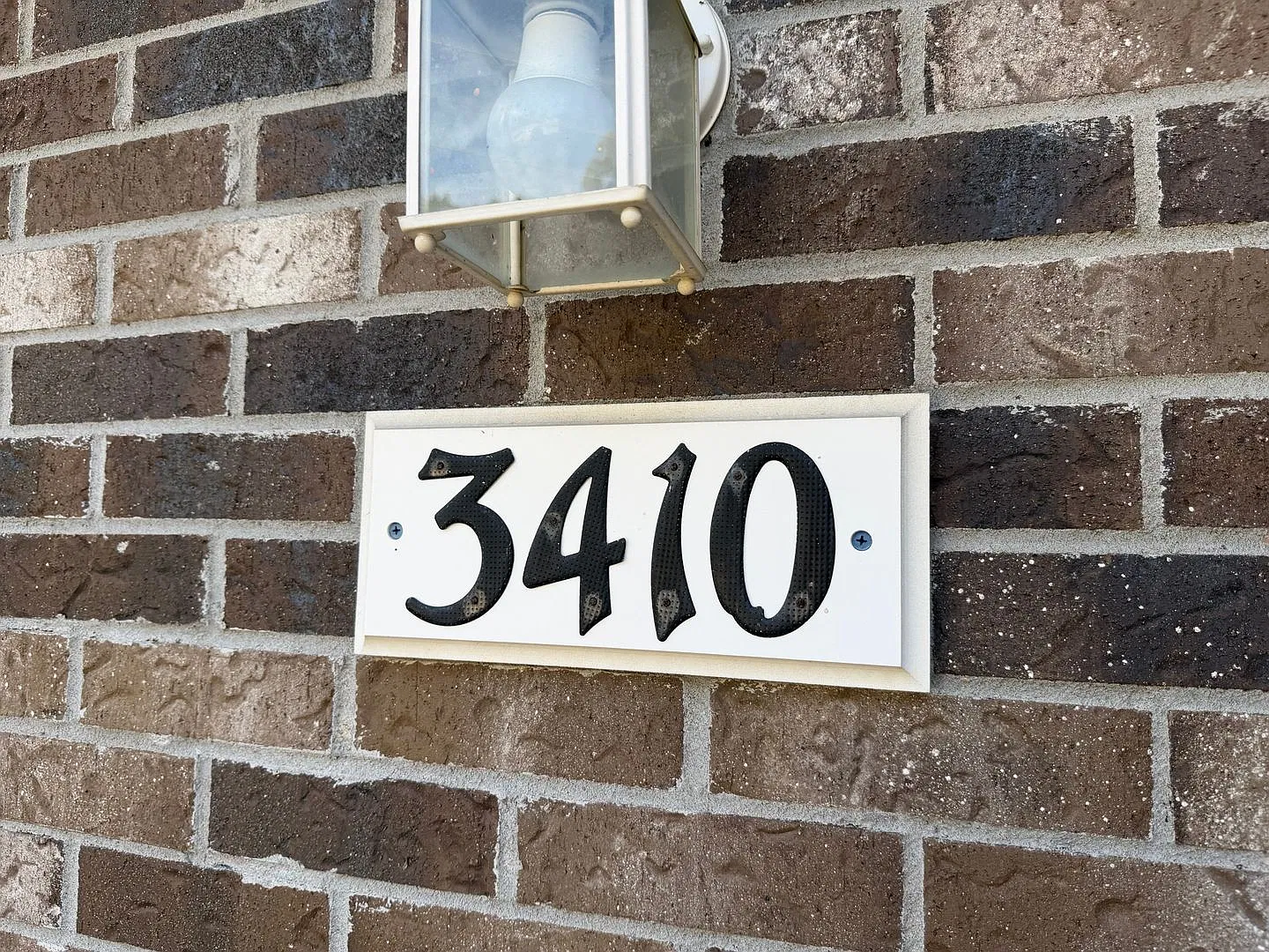 3 Bedrooms & 2 Bath — Photo 2