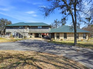 1901 Adams Ln, Azle, TX 76020