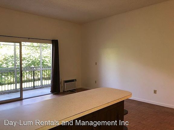3rd image of 355 Kalanianaole St #101
