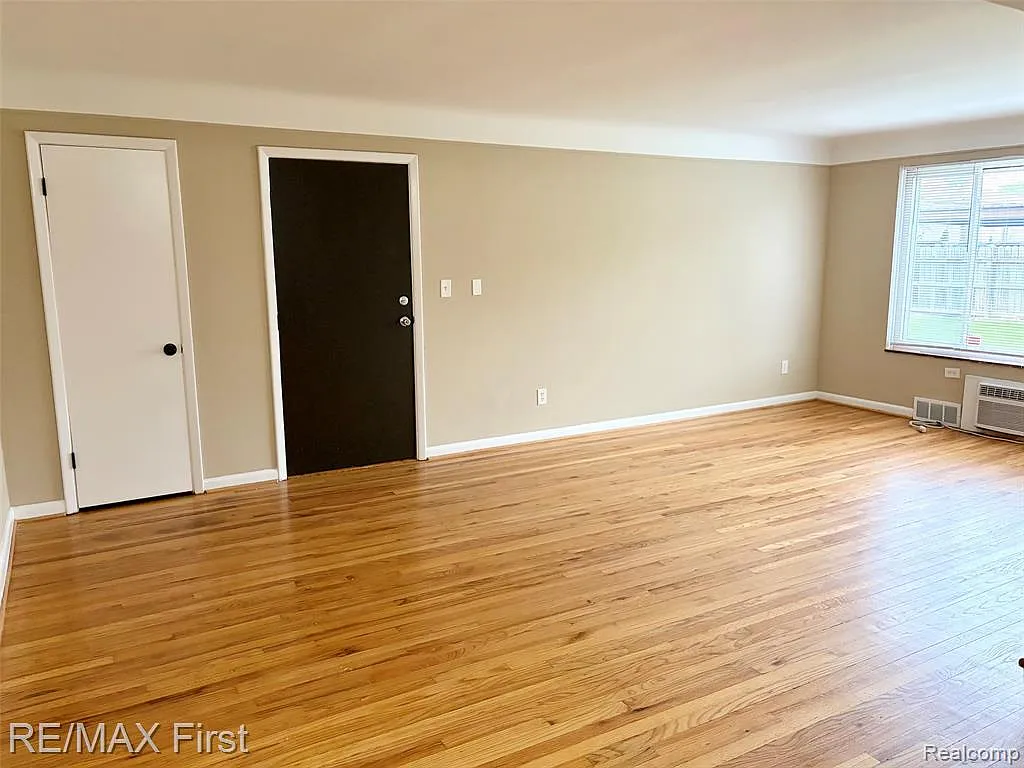 Building Photo - 1725 Gardenia Ave