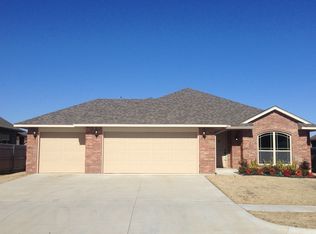 1009 SW 13th St, Moore, OK 73160