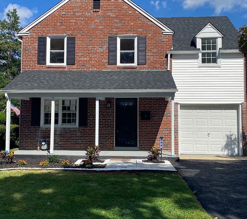 2nd image of 825 Stanbridge Rd
