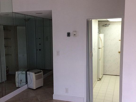 5th image of 880 NE 69th St APT 10H