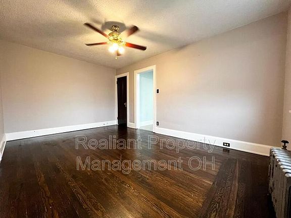 3rd image of 939 Suire Ave #4