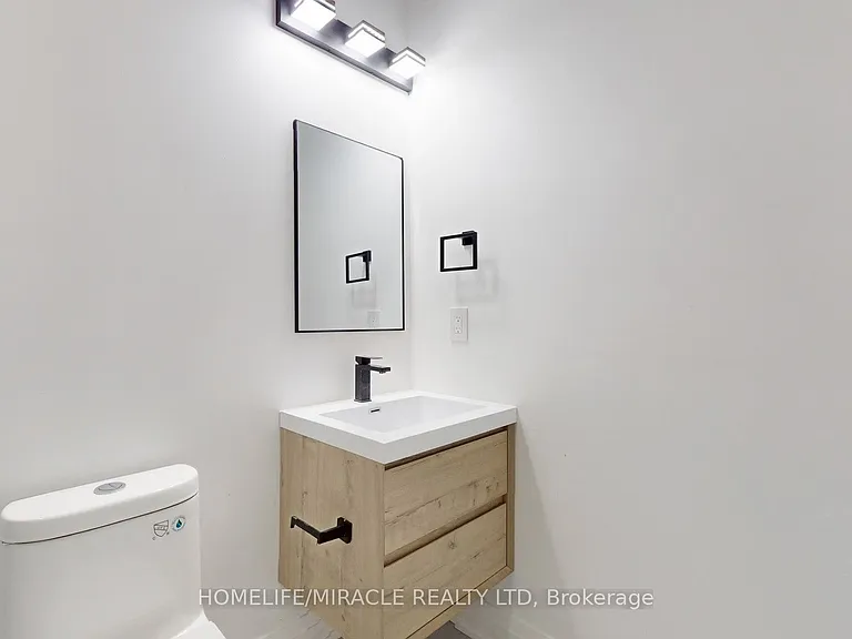 150 Stewart St — Photo 16
