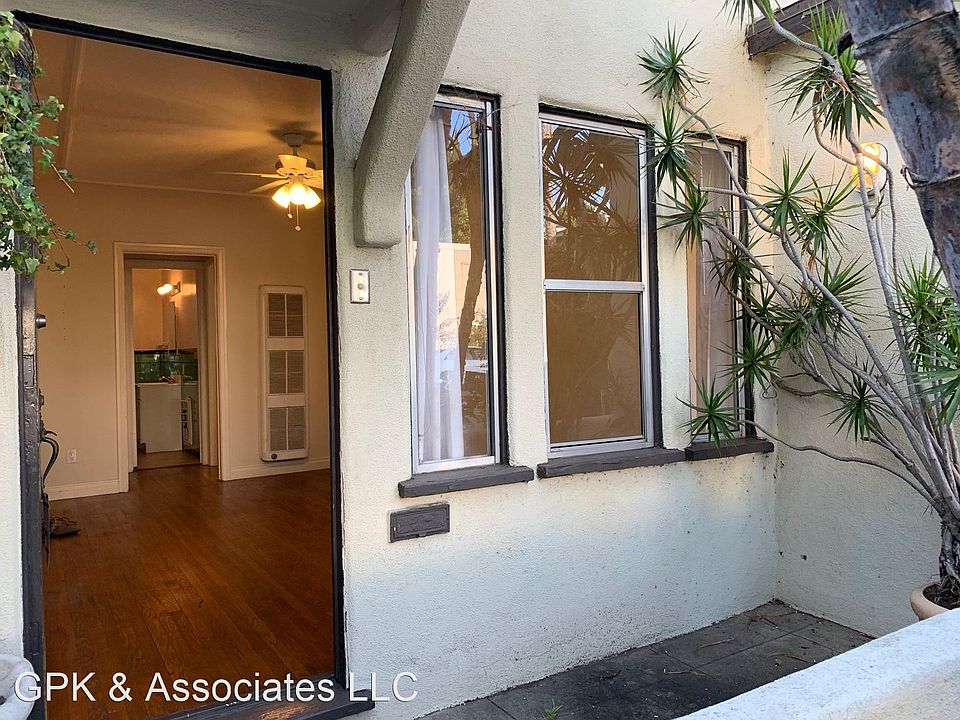 2nd image of 1823 Corinth Ave #1823