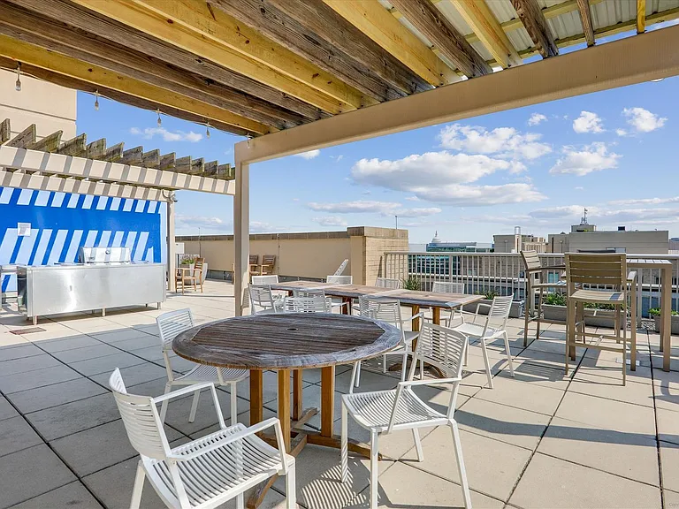 811 4th St NW #117 — Photo 37