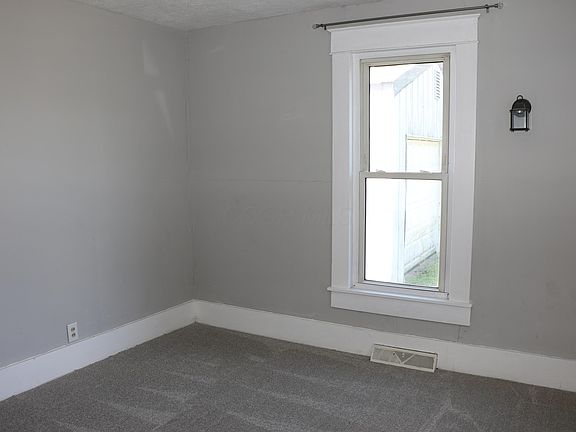 5th image of 704 W Sugar St