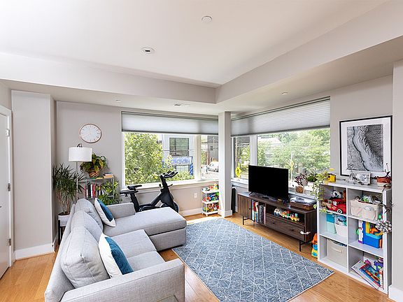 2nd image of 1200 Jackson St NE #102