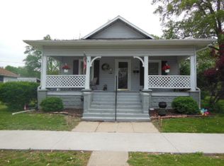 428 E 4th St, Flora, IL 62839