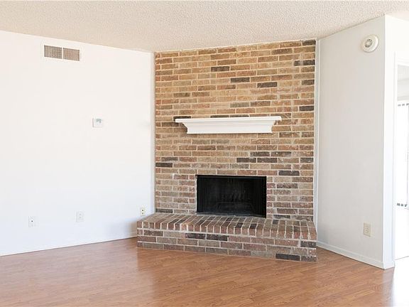 3rd image of 1805 W Spring Creek Pkwy #1