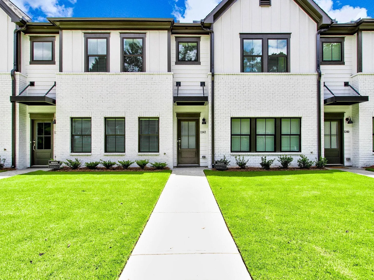 3 bed, 2.5 bath, 1415 sqft, $2,800 — Photo 1
