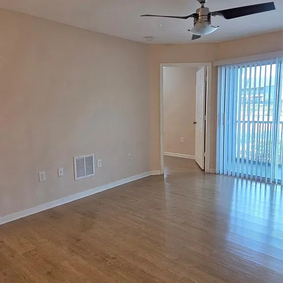 5824 Lake Pointe Village Cir #504 — Photo 26