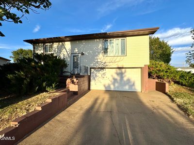 502 5th St NW, South Heart, ND, 58655