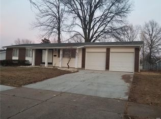 1740 Koch Dr, Florissant, MO 63033