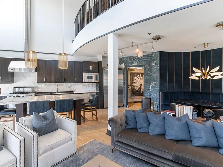 The Residence at the Glen Town Center — Photo 14