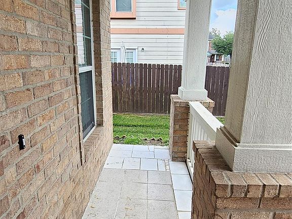 2nd image of 7918 Barnes Ridge Ln
