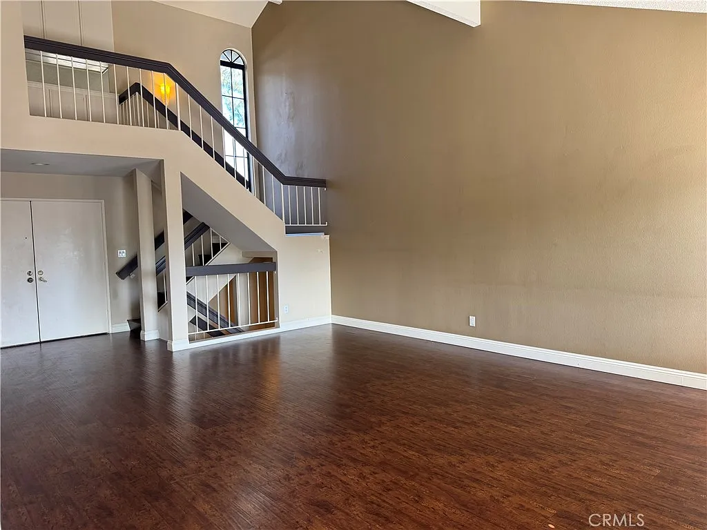 3 bed, 2.5 bath, 2071 sqft, $4,000 — Photo 4