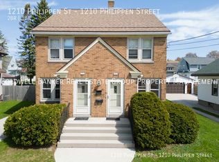 1210 Philippen St, Manitowoc, WI 54220