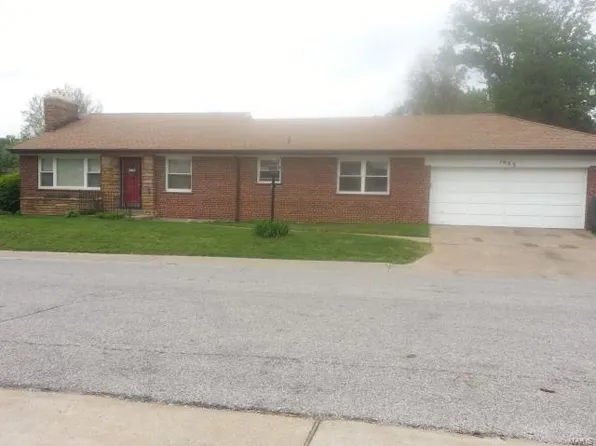 1683 Veronica Ave, Saint Louis, MO 63147
