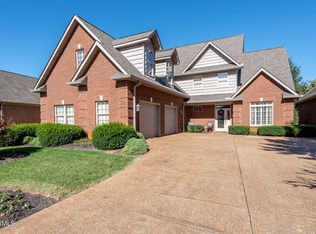 275 Savannah Park Dr, Maryville, TN 37803