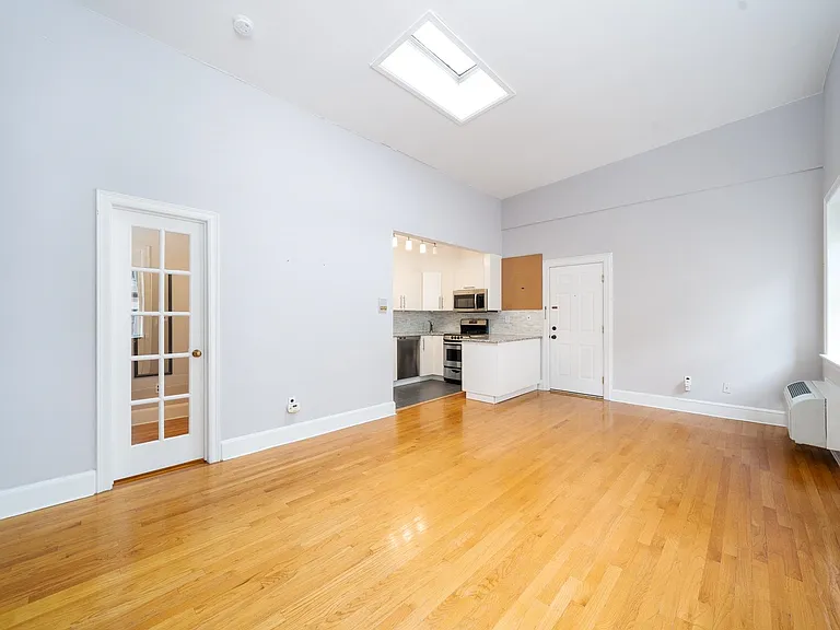 309 1st St #3A — Photo 3