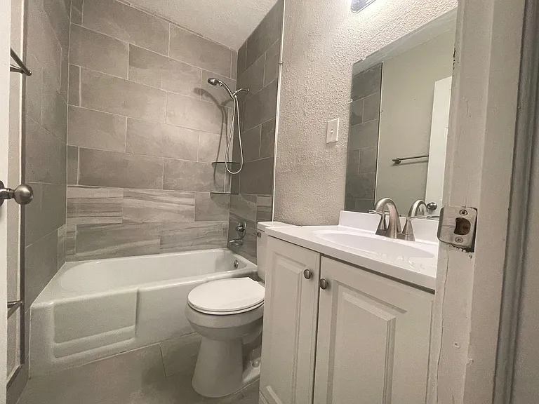 2344 Woodland St — Photo 10