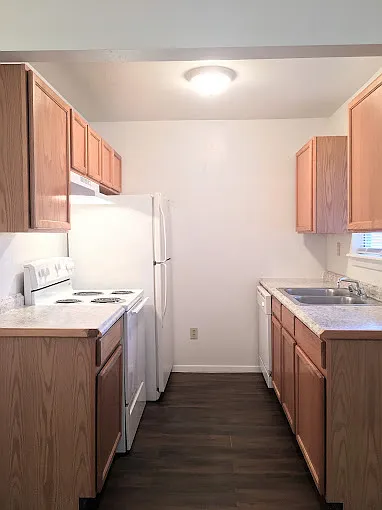 Pine Ridge Apartments — Photo 16